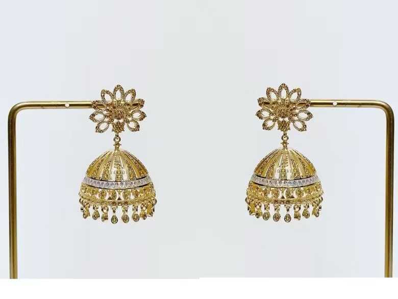 Zircon inlaid high-end three-dimensional wind chime earrings