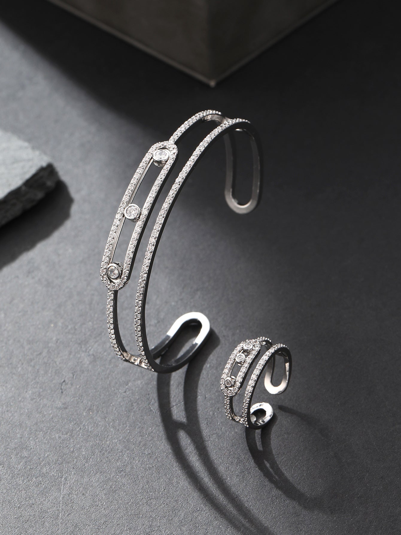 Hollow zircon bracelet and ring set