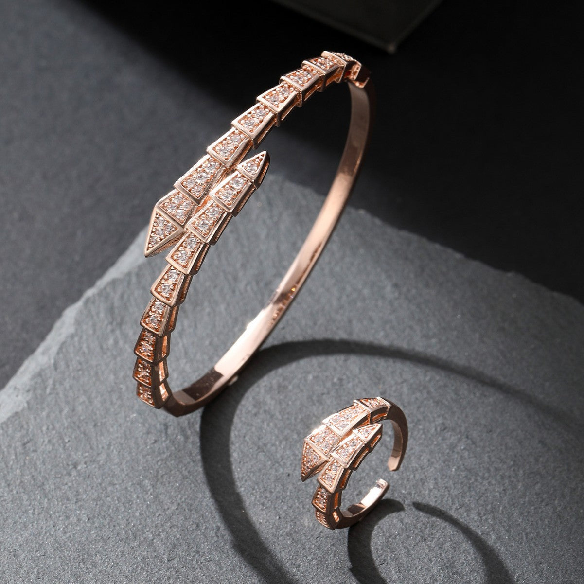 Snake-shaped zircon bracelet and ring set