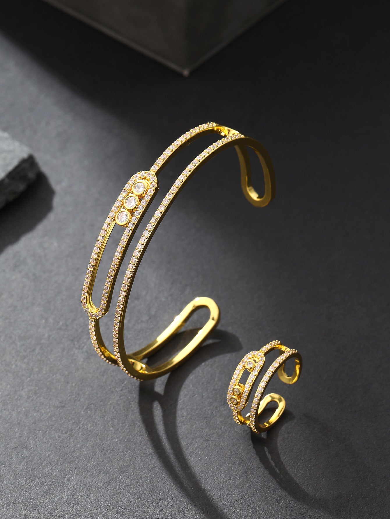 Hollow zircon bracelet and ring set