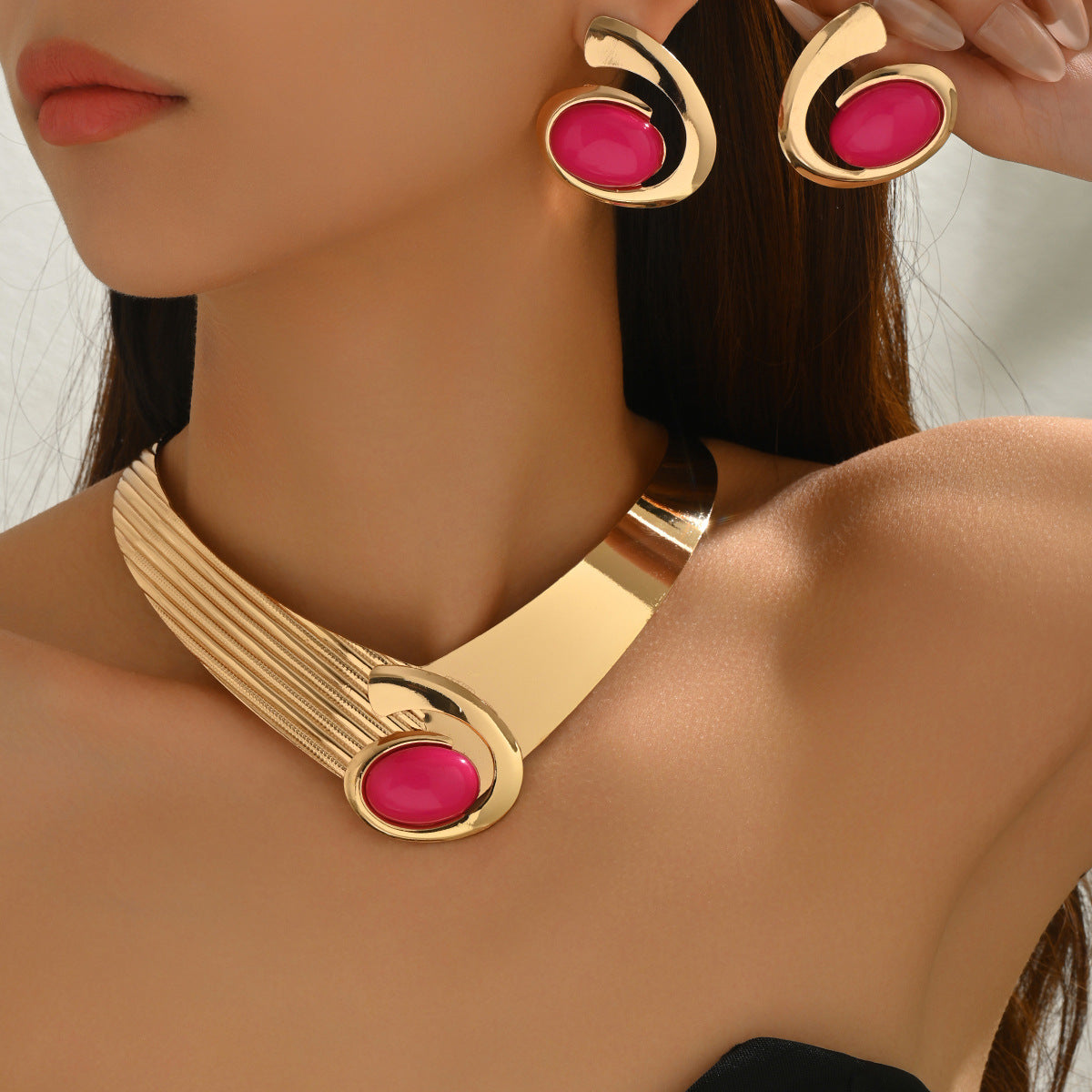 Geometric gemstone design exaggerated necklace set