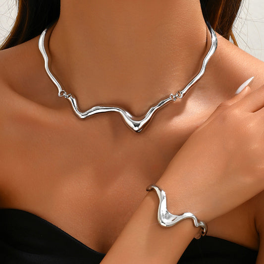 Metal Twist Design Choker Bracelet Set