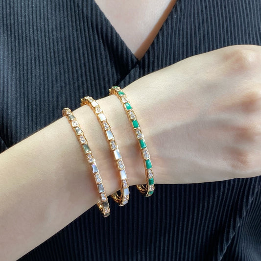 White mother-of-pearl snake bone bracelet