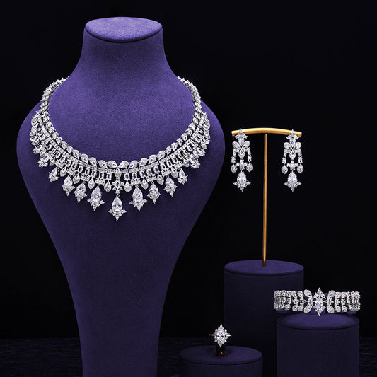 Luxurious jewelry set