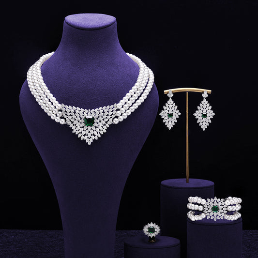 Luxurious Diamond-Peaked Pearl Set