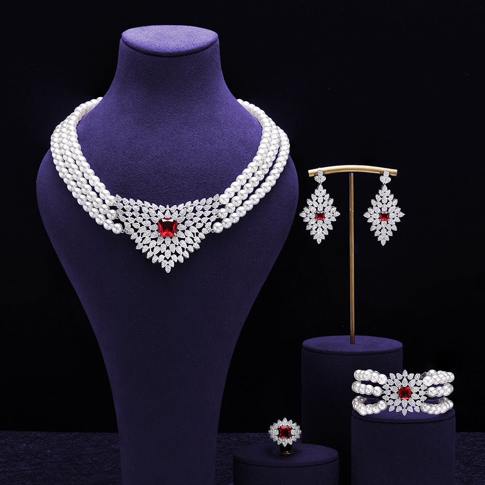 Luxurious Diamond-Peaked Pearl Set