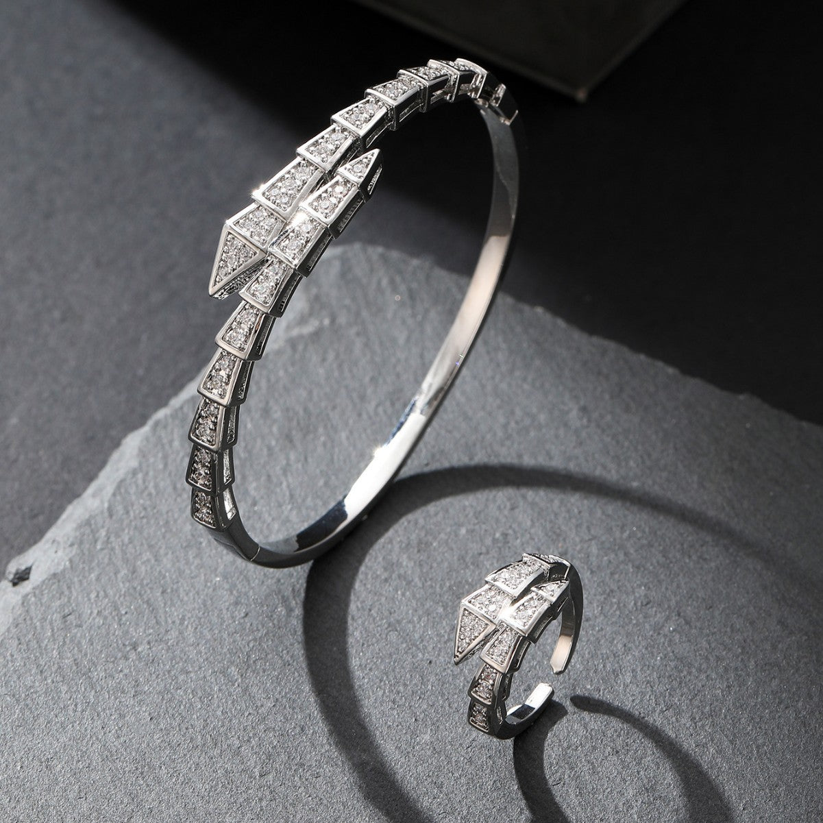 Snake-shaped zircon bracelet and ring set